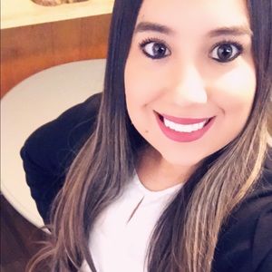 Meet your Posher, Andrea